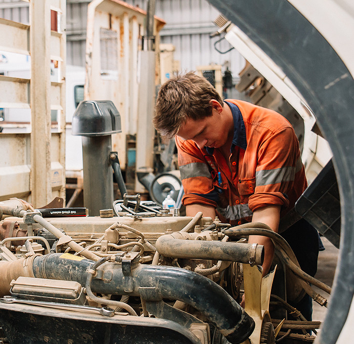 Truck mechanic demonstrating our passion for great service